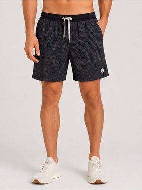 Vuori Kore Lined Short Sz L Charcoal Twill EUC